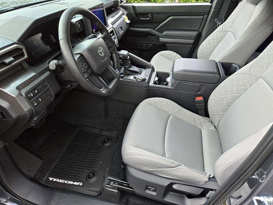 2025 Toyota Tacoma SR5 photo 9