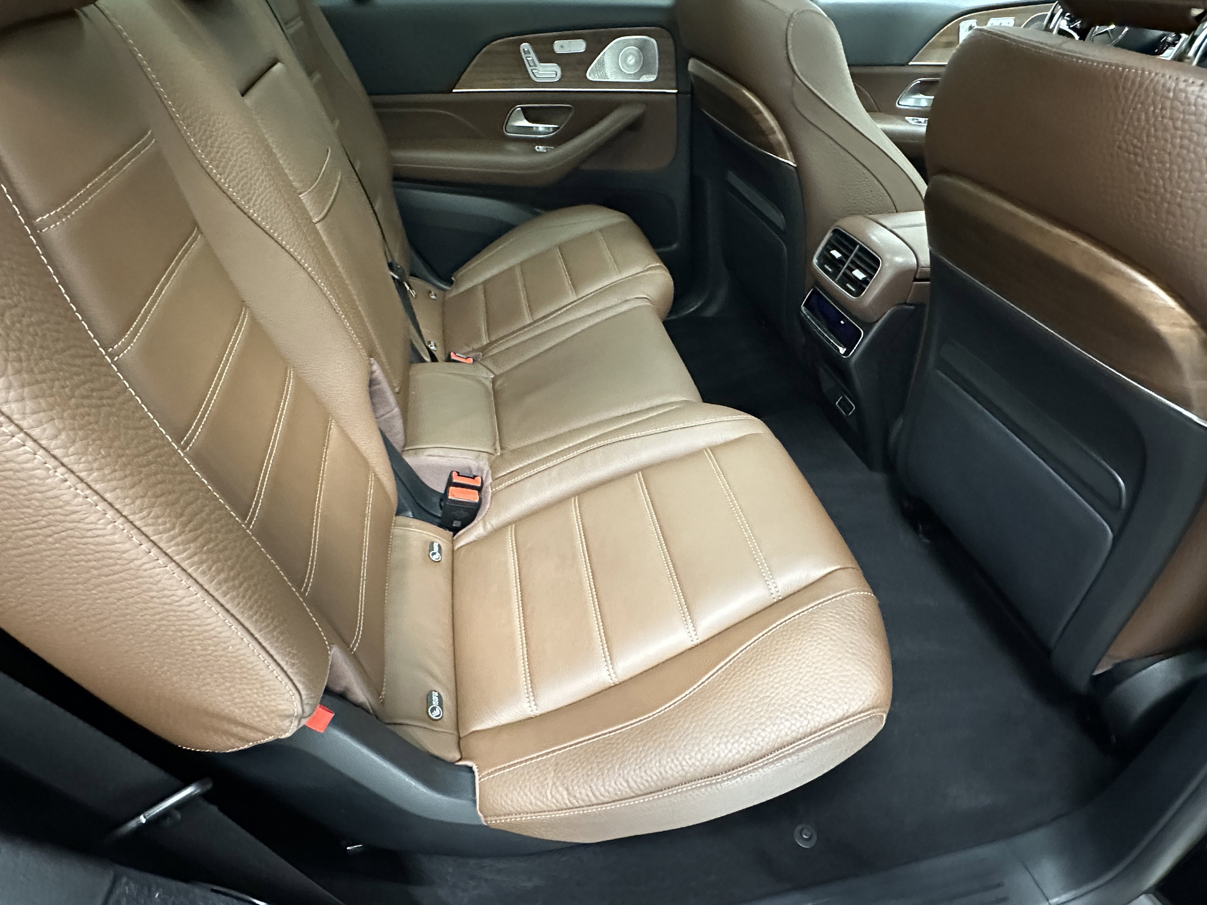 2024 Mercedes Benz GLS 450 4MATIC photo 9