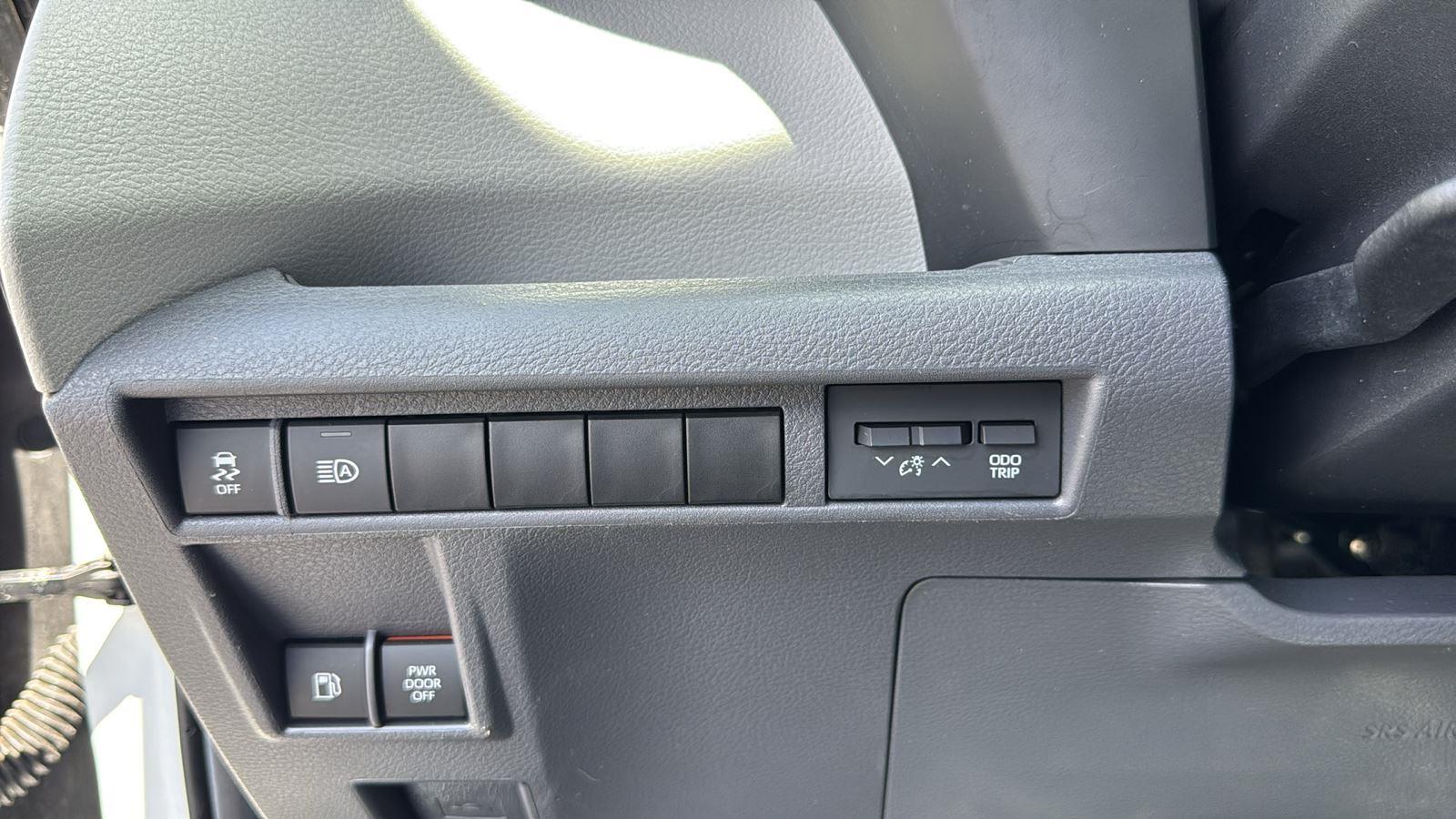 2024 Toyota Sienna XLE photo 11