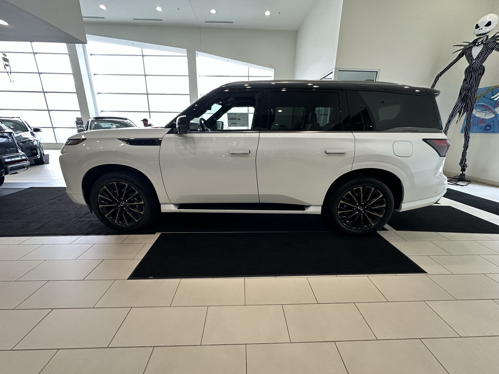 2026 Infiniti QX80 photo 2