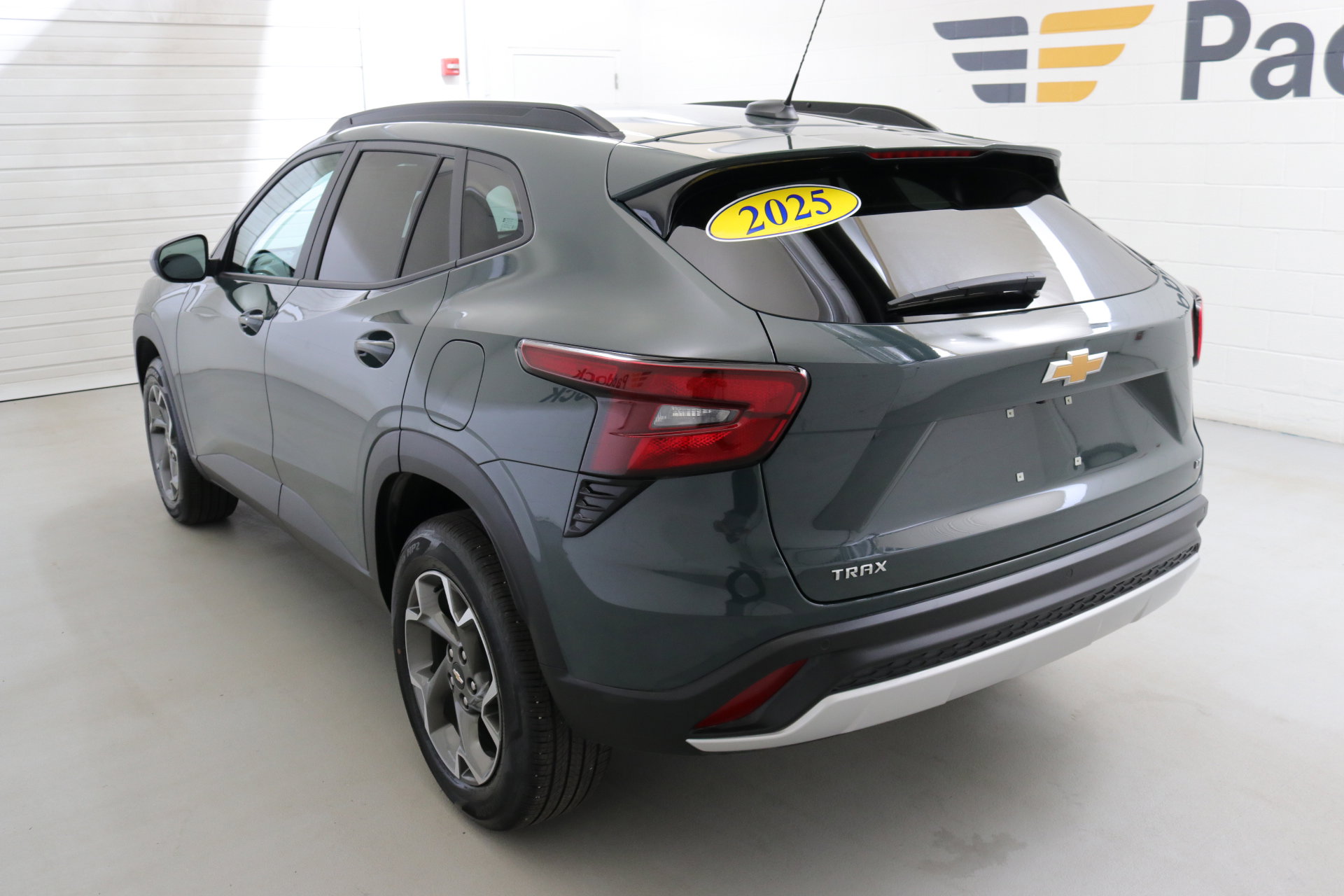 2025 Chevrolet Trax LT photo 3