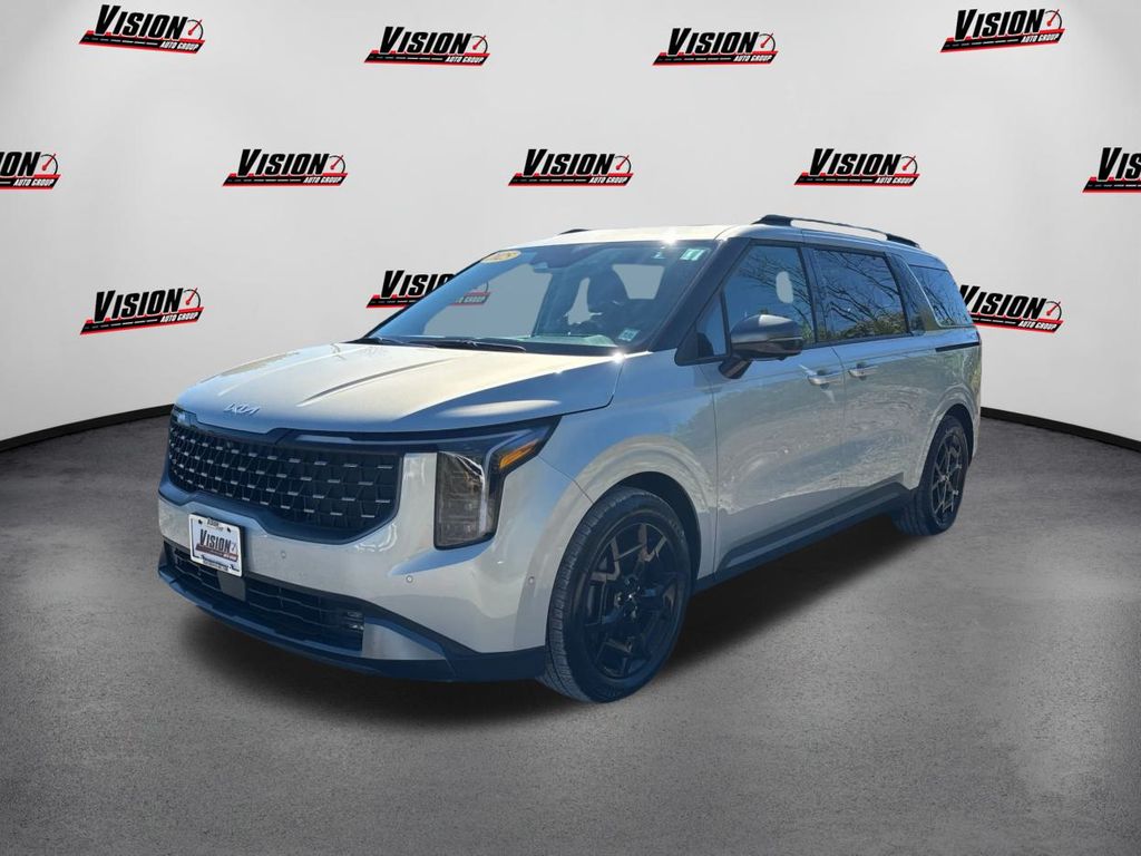 2025 Kia Carnival SX Prestige's photo
