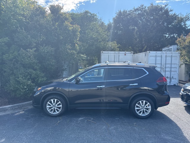 2019 Nissan Rogue SV photo 2