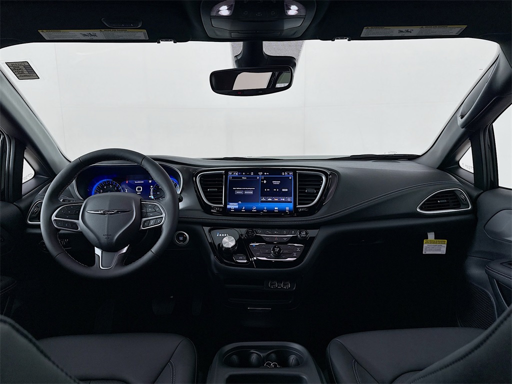 2025 Chrysler Pacifica photo 23