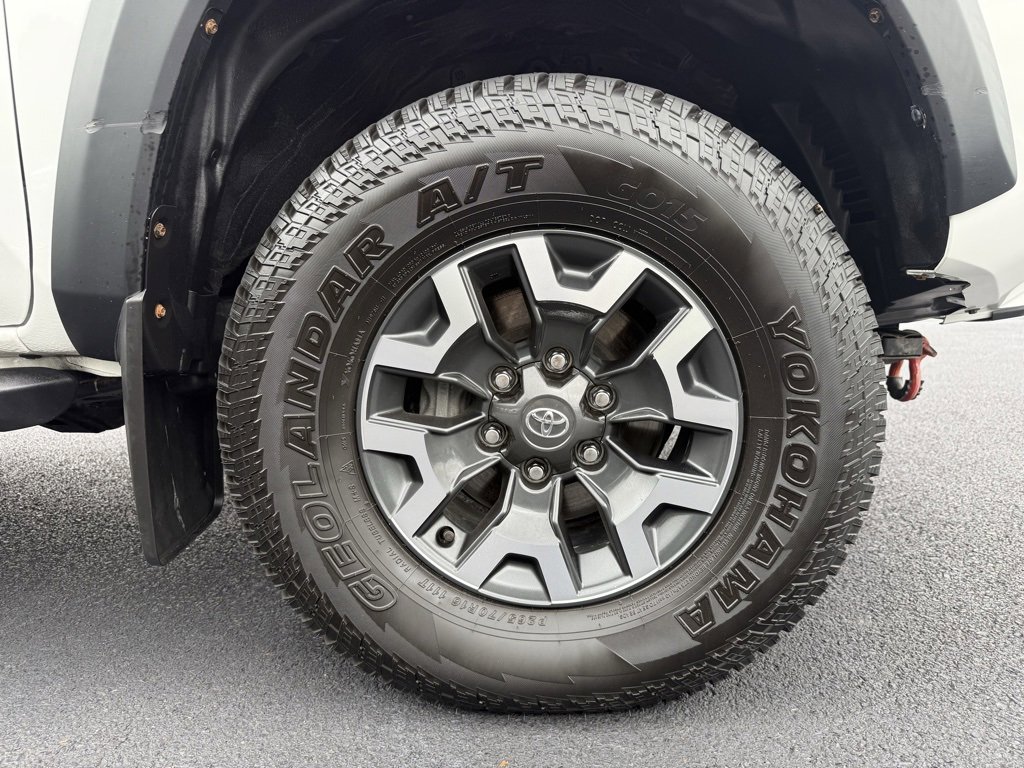 2022 Toyota Tacoma TRD Off-Road V6 SR photo 9