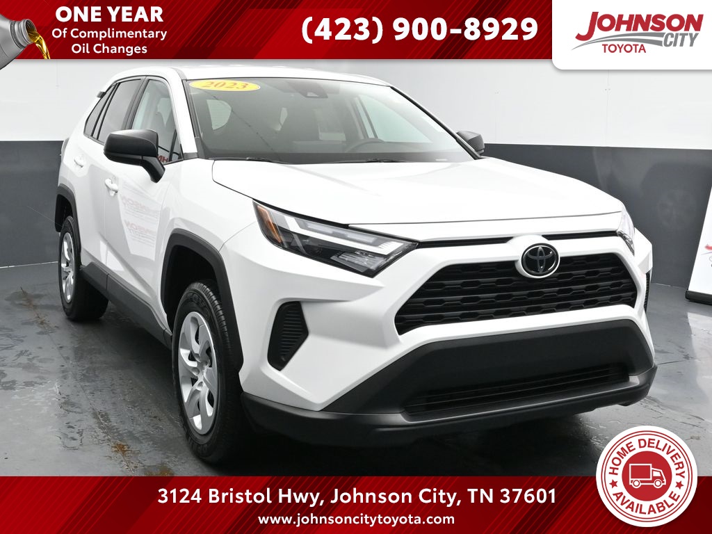 2023 Toyota RAV4 LE's photo