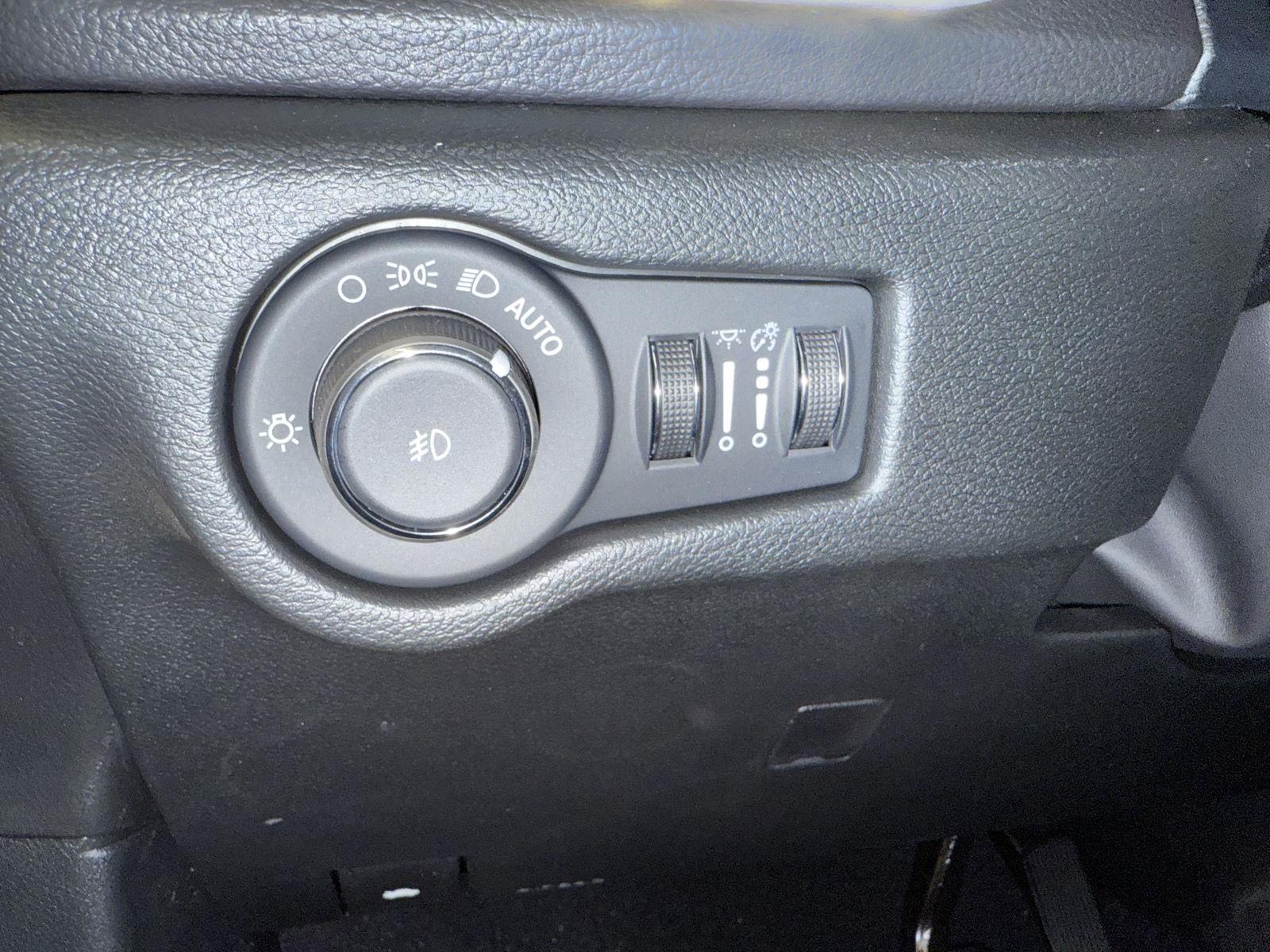 2026 Chrysler Pacifica photo 25