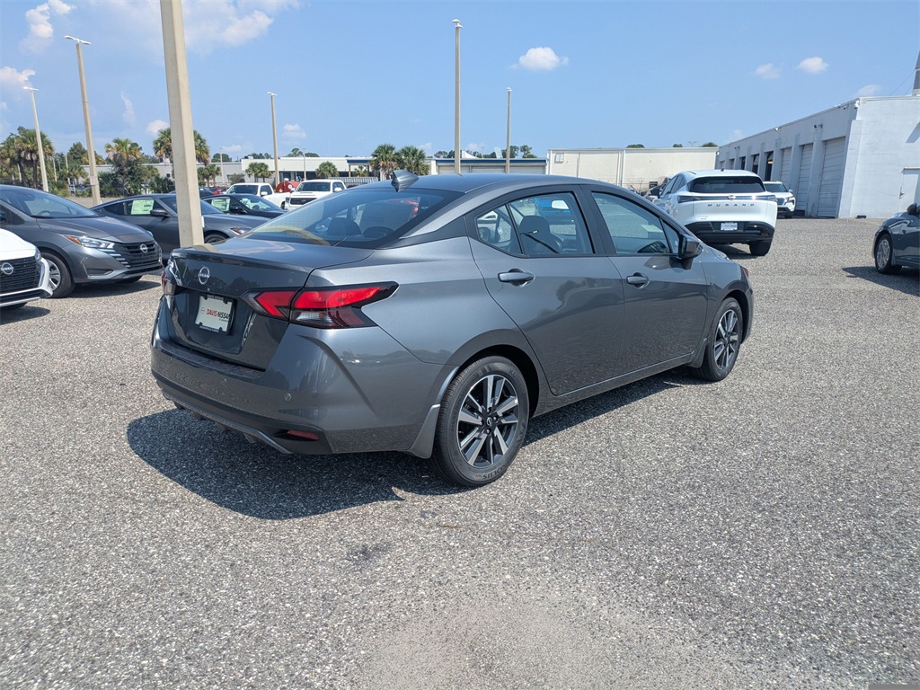 2025 Nissan Versa 1.6 SV photo 3
