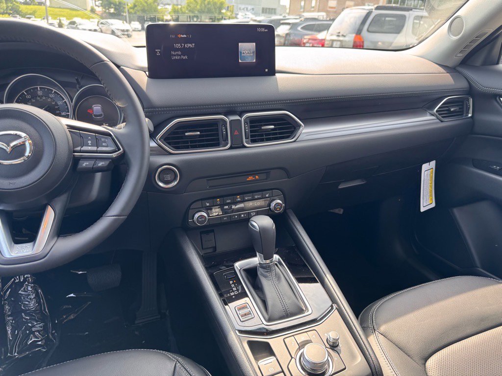 2025 Mazda CX-5 2.5 S Preferred photo 4
