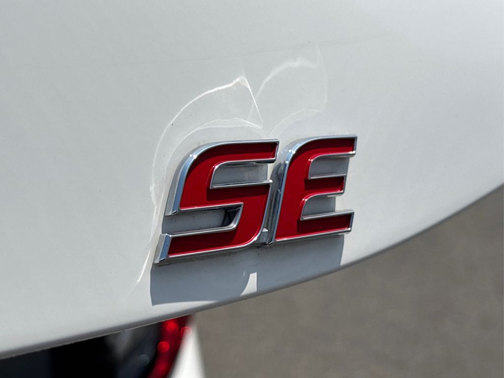 2023 Toyota Corolla SE photo 14