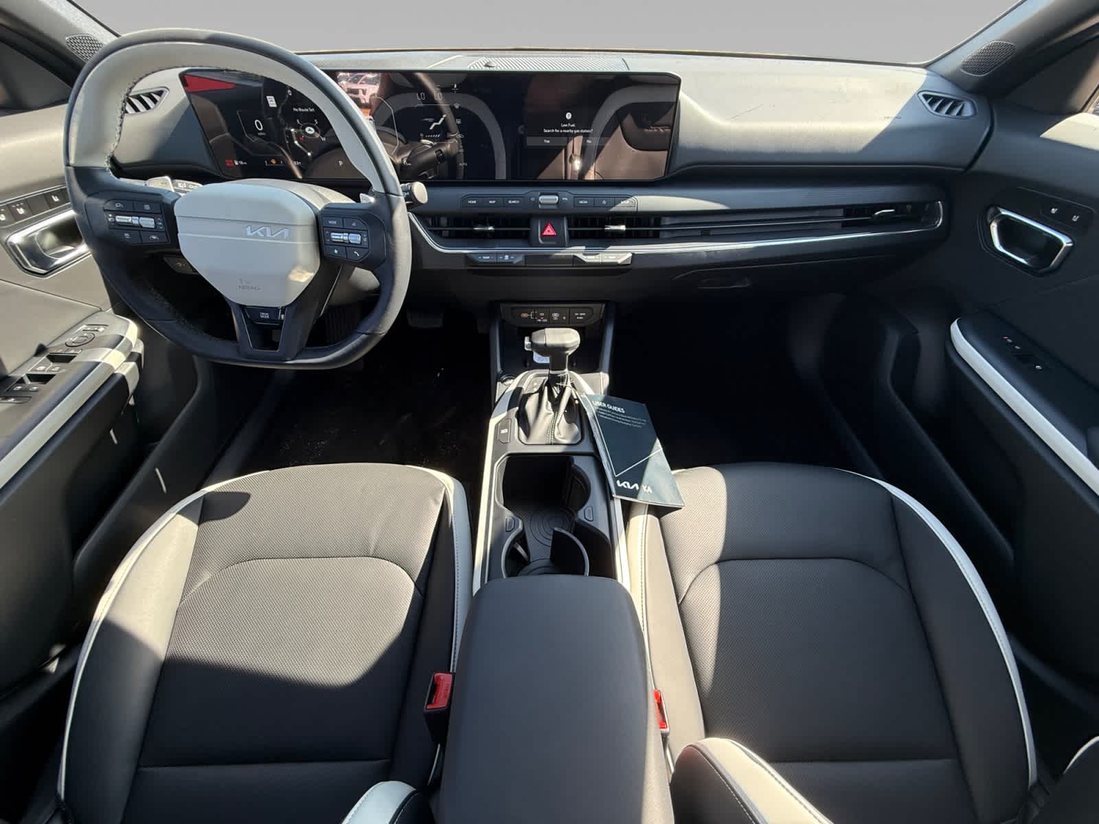 2025 Kia K4 GT-Line photo 10