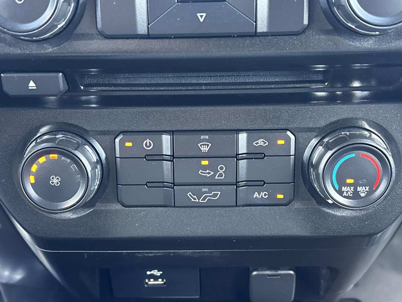 2016 Ford F-150 XLT photo 22