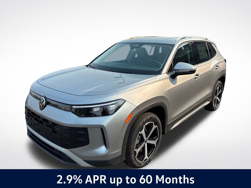 2025 Volkswagen Tiguan SE's photo