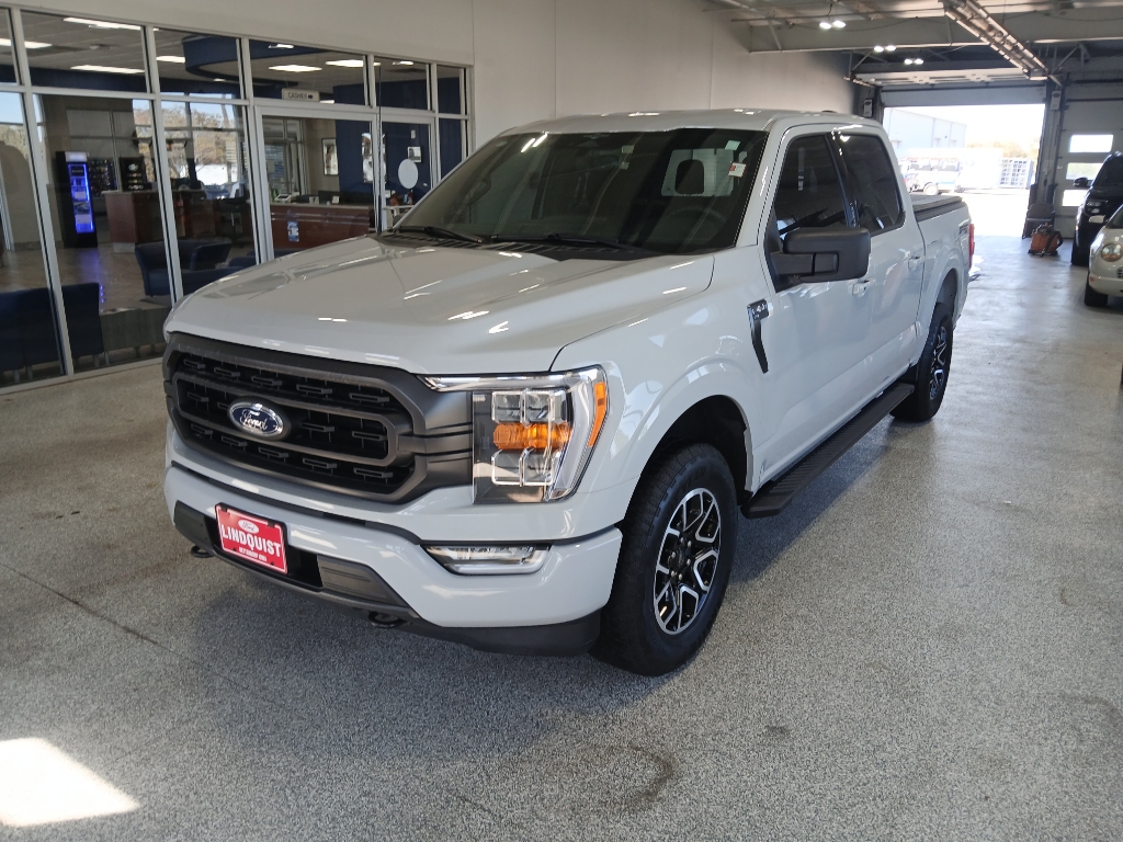 2023 Ford F-150 XLT photo 3