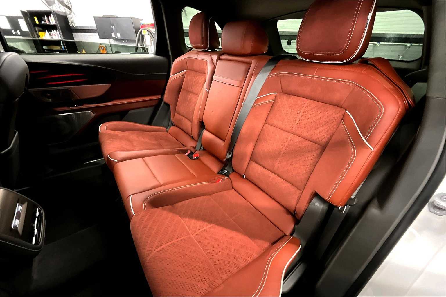2024 Lincoln Nautilus Black Label photo 17