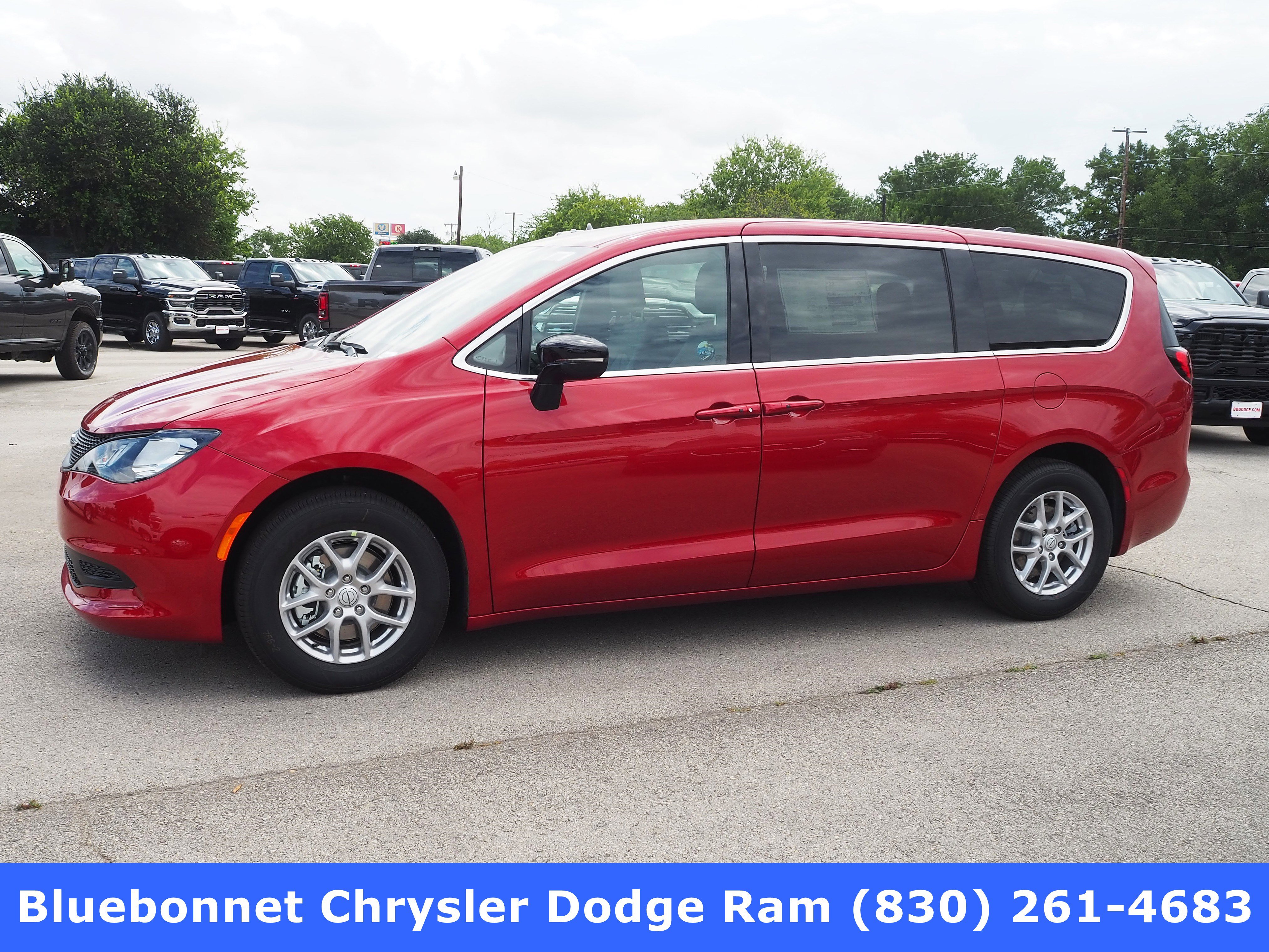 2025 Chrysler Voyager LX's photo