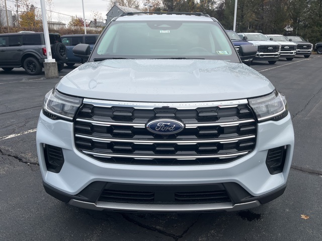2026 Ford Explorer photo 2
