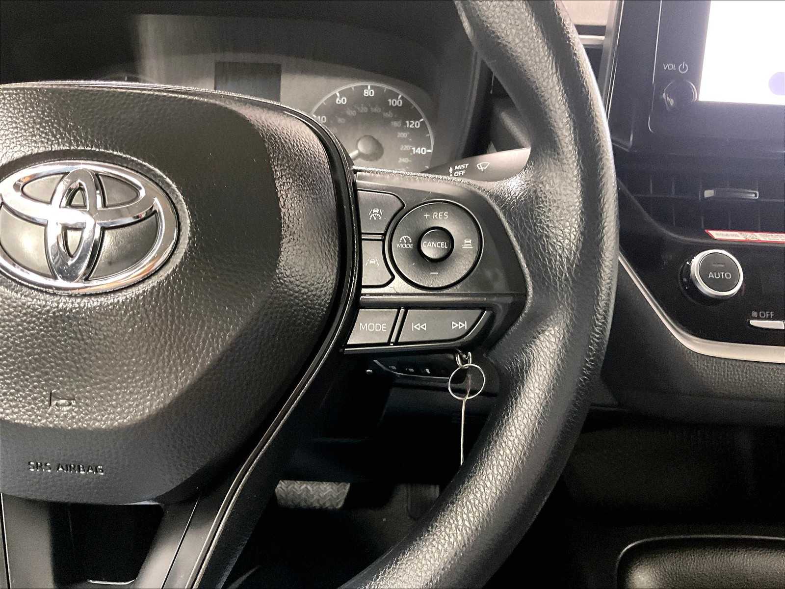 2025 Toyota Corolla LE photo 23