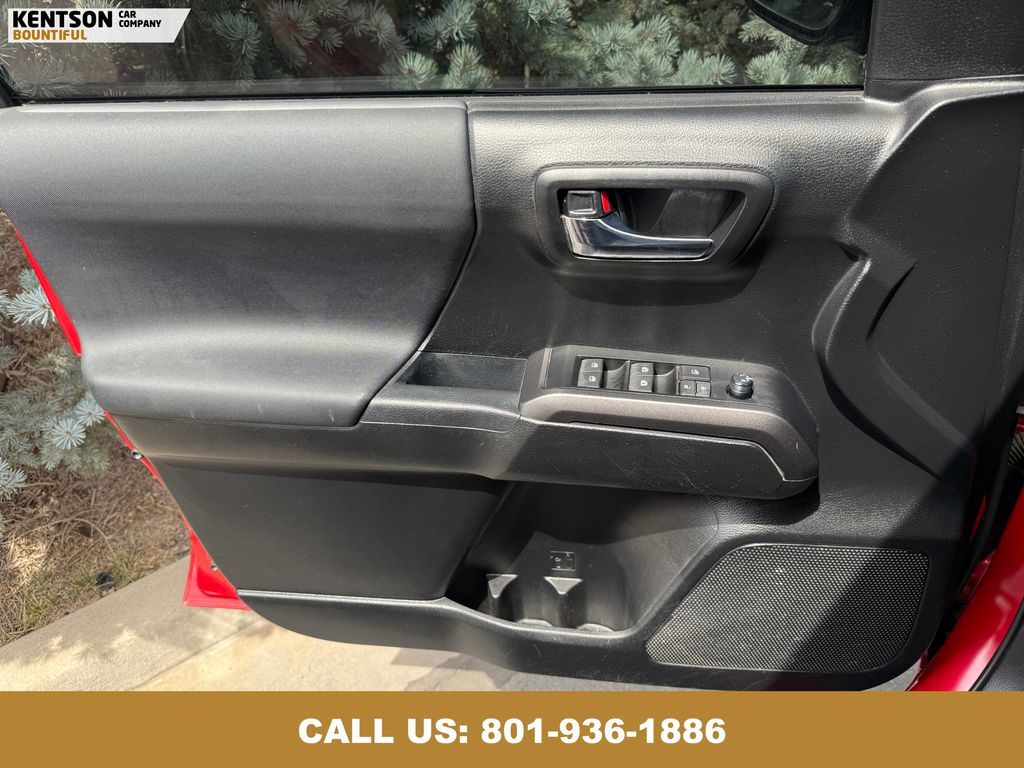 2021 Toyota Tacoma TRD Sport photo 21