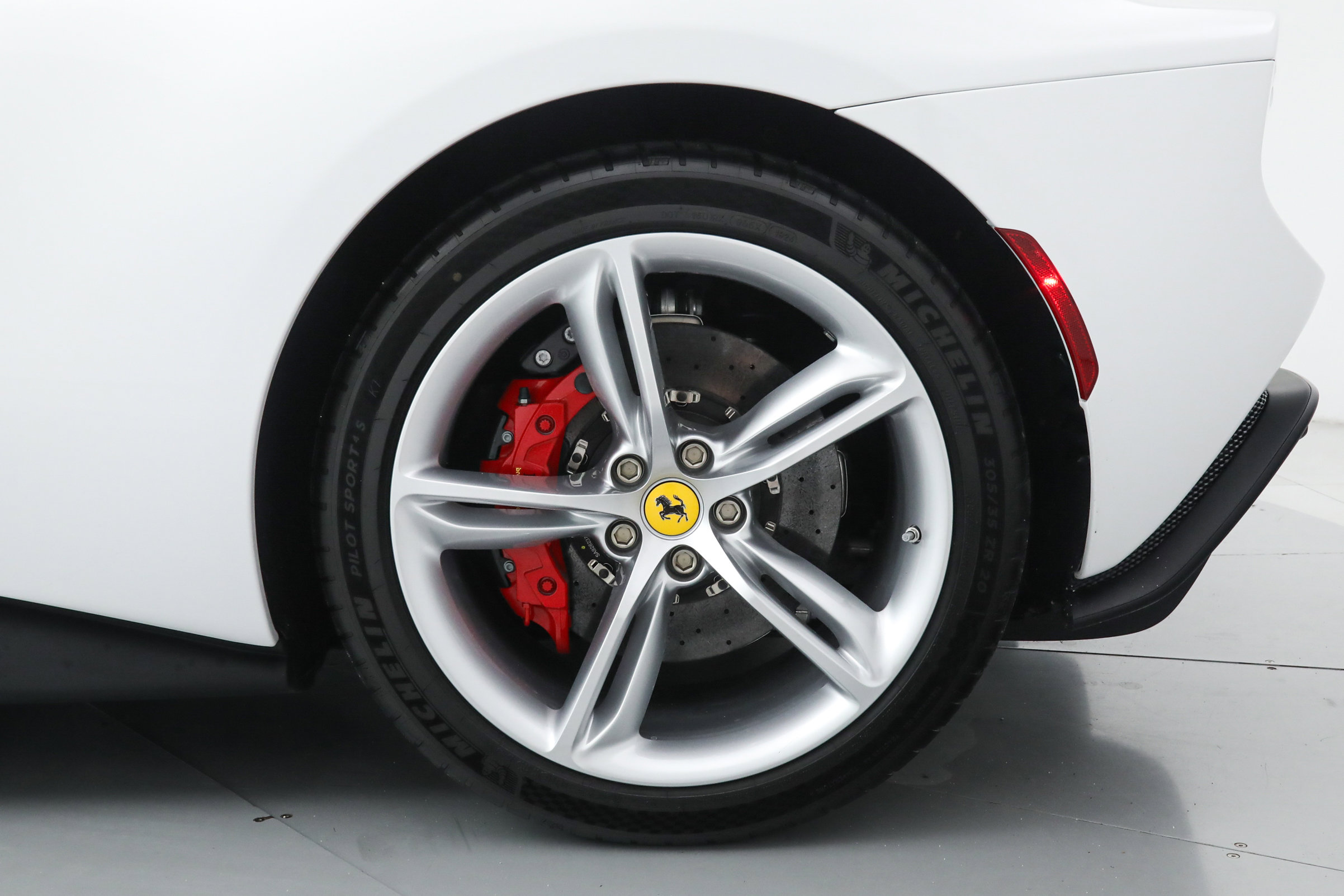 2024 Ferrari 296 GTS photo 40