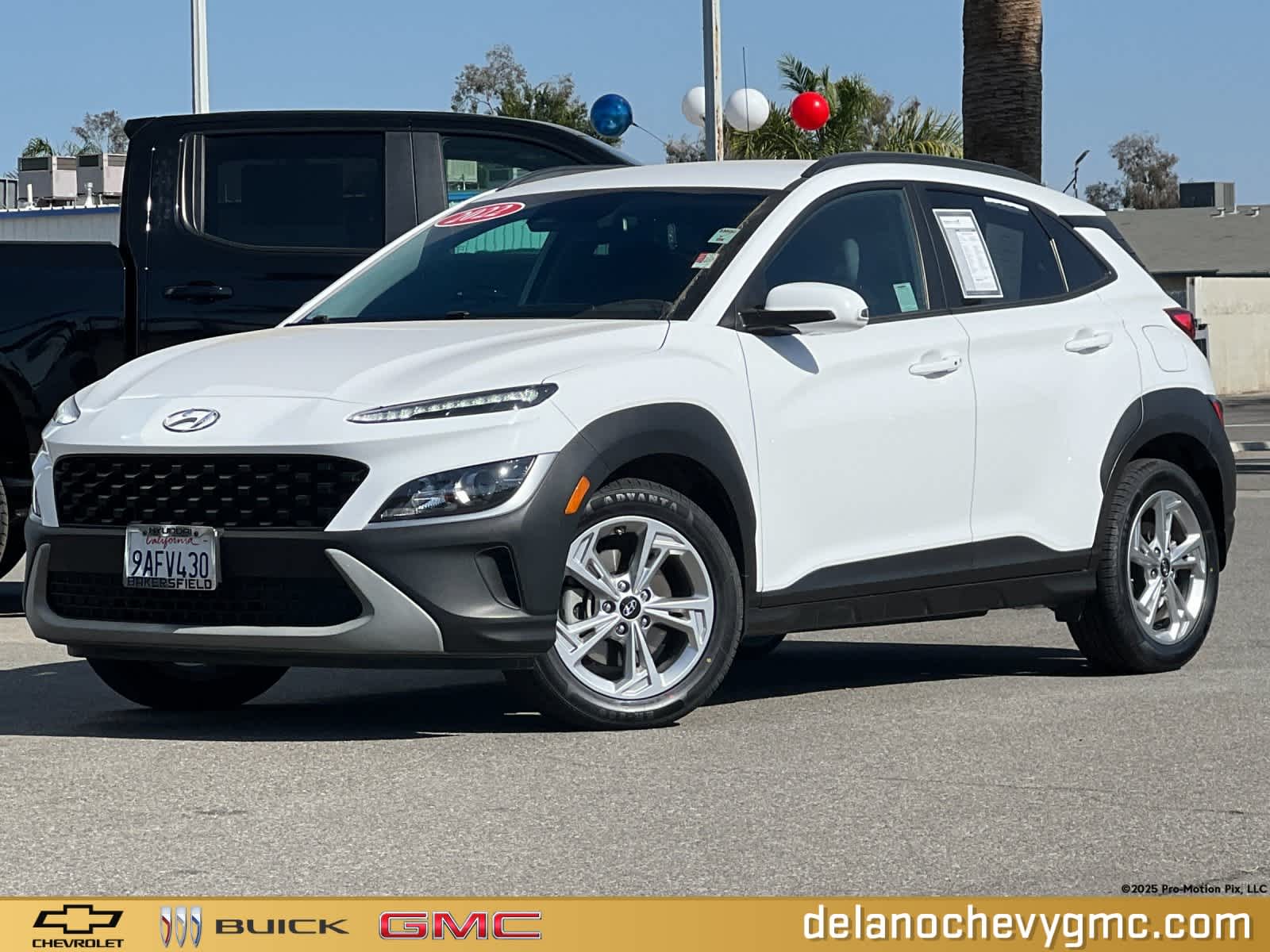 Used 2022 White Hyundai SEL image 1
