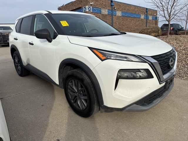 2023 Nissan Rogue S's photo