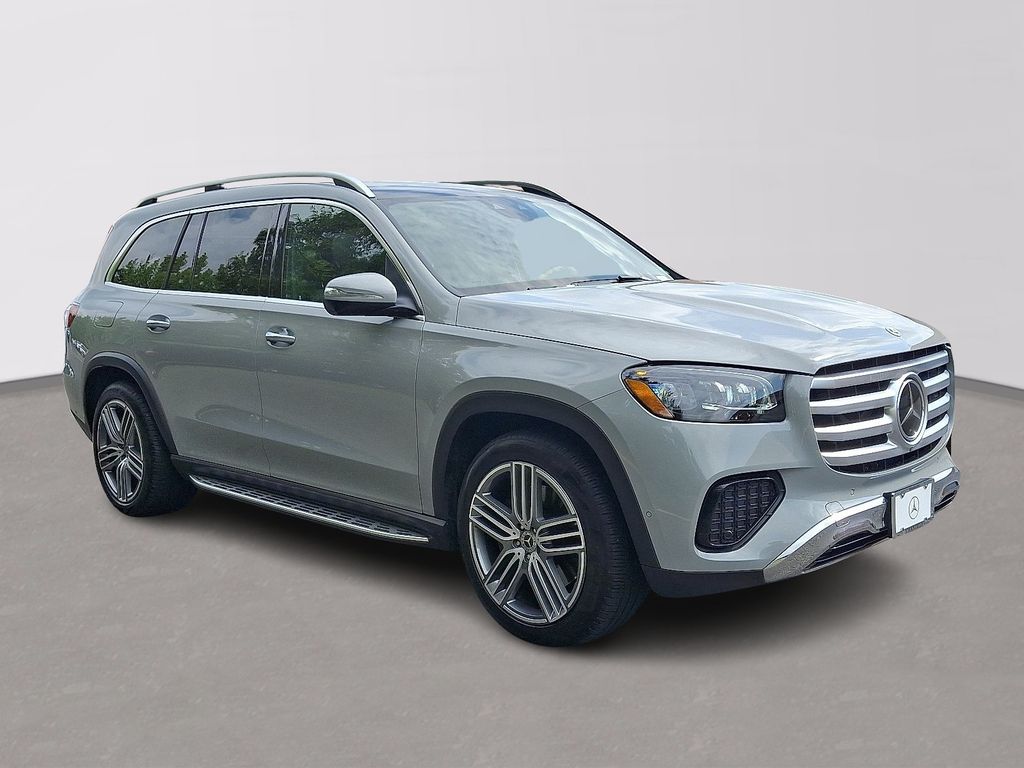 2025 Mercedes Benz GLS 450 4MATIC photo 2