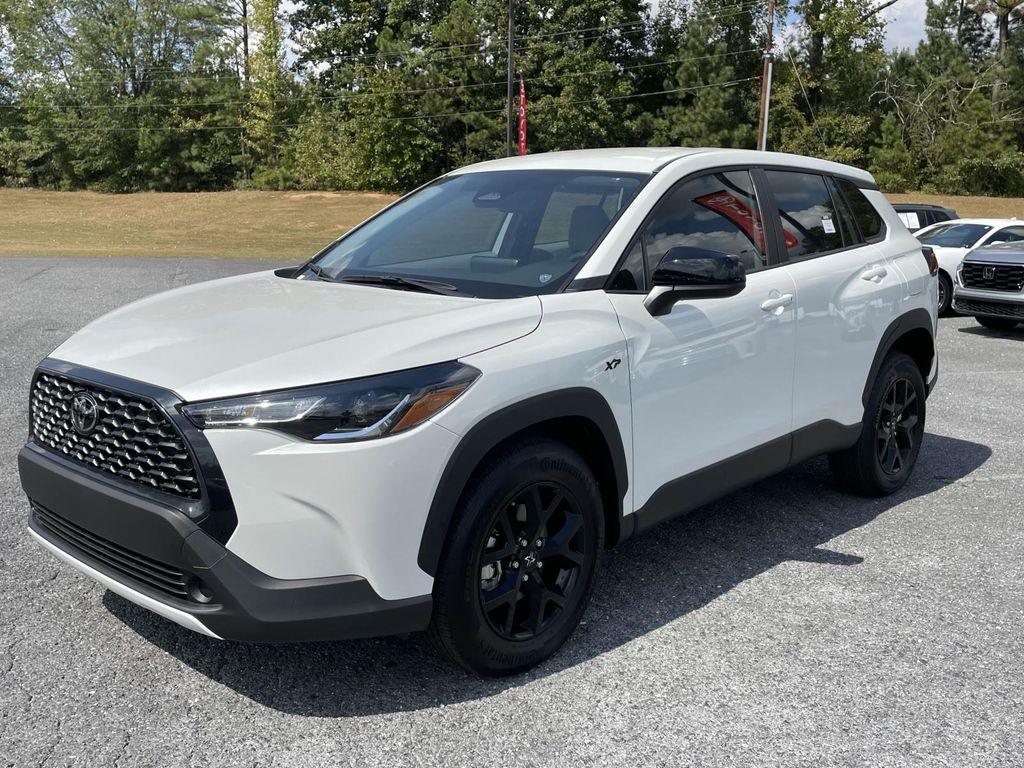 2025 Toyota Corolla Cross L photo 4
