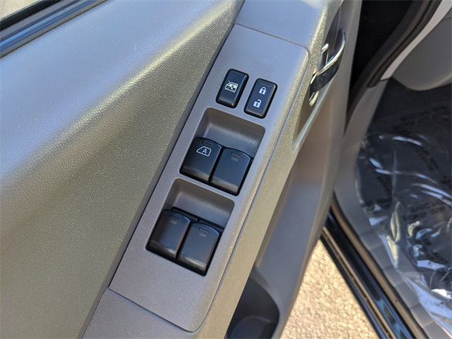 2021 Nissan Frontier SV photo 8