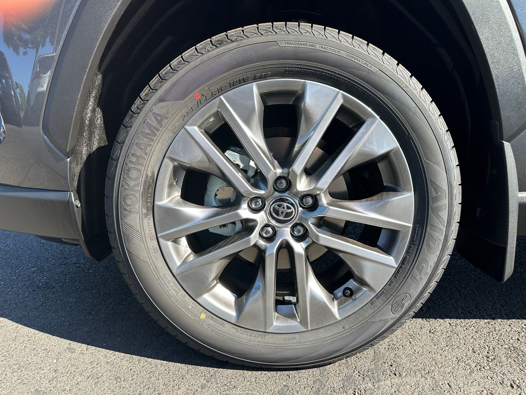 2025 Toyota RAV4 XLE Premium photo 12