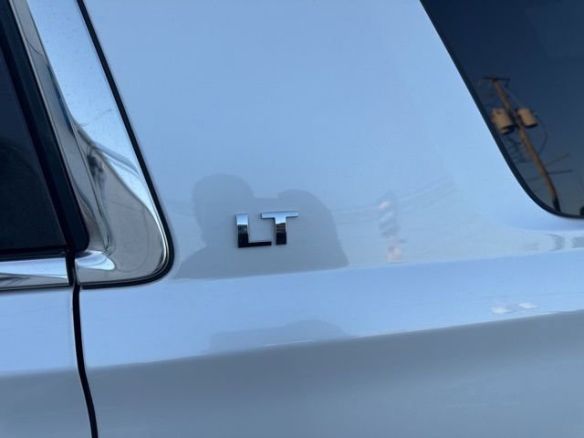2016 Chevrolet Tahoe LT photo 3