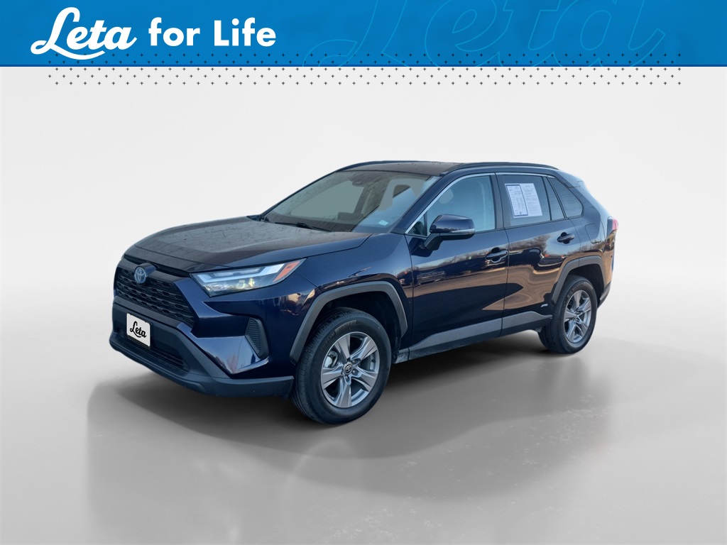 2022 Toyota RAV4 XLE's photo