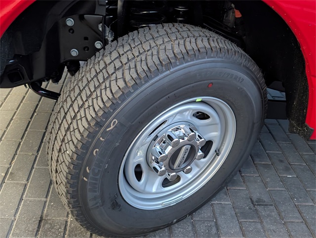 2026 Ford F-350 XL photo 4