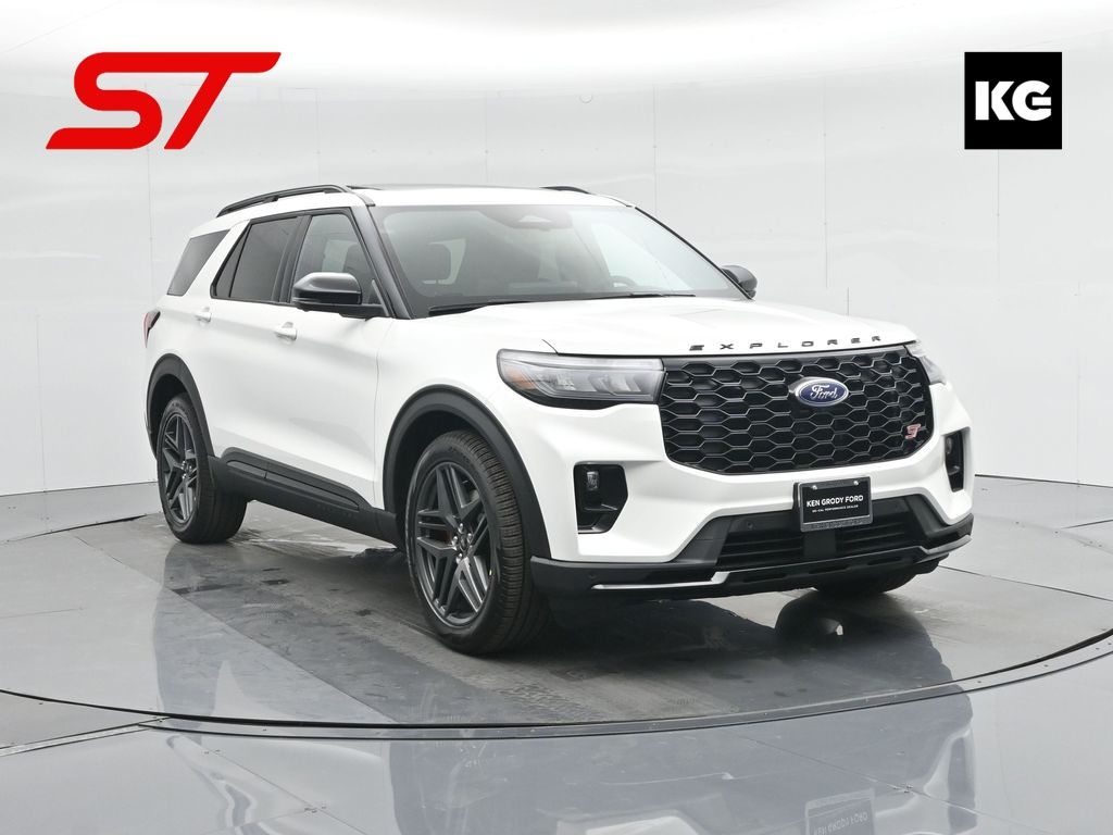 2025 Ford Explorer ST's photo