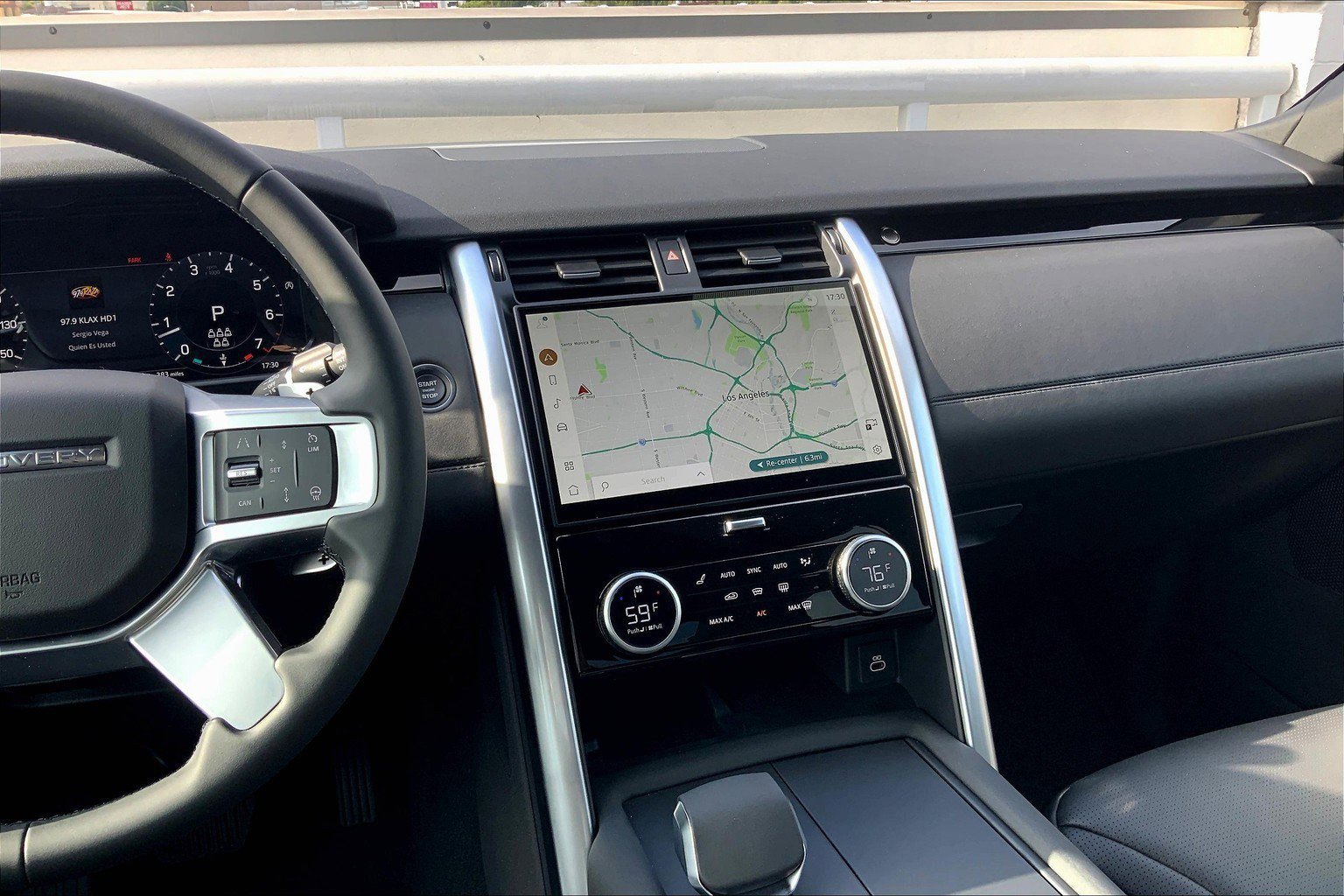 2025 Land Rover Discovery S photo 4