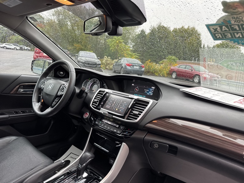 2017 Honda Accord Touring photo 51