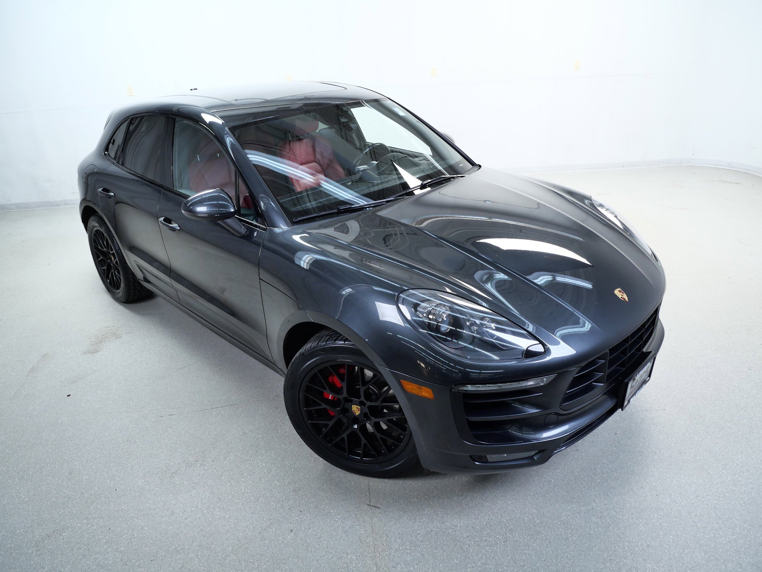 2017 Porsche Macan GTS photo 3