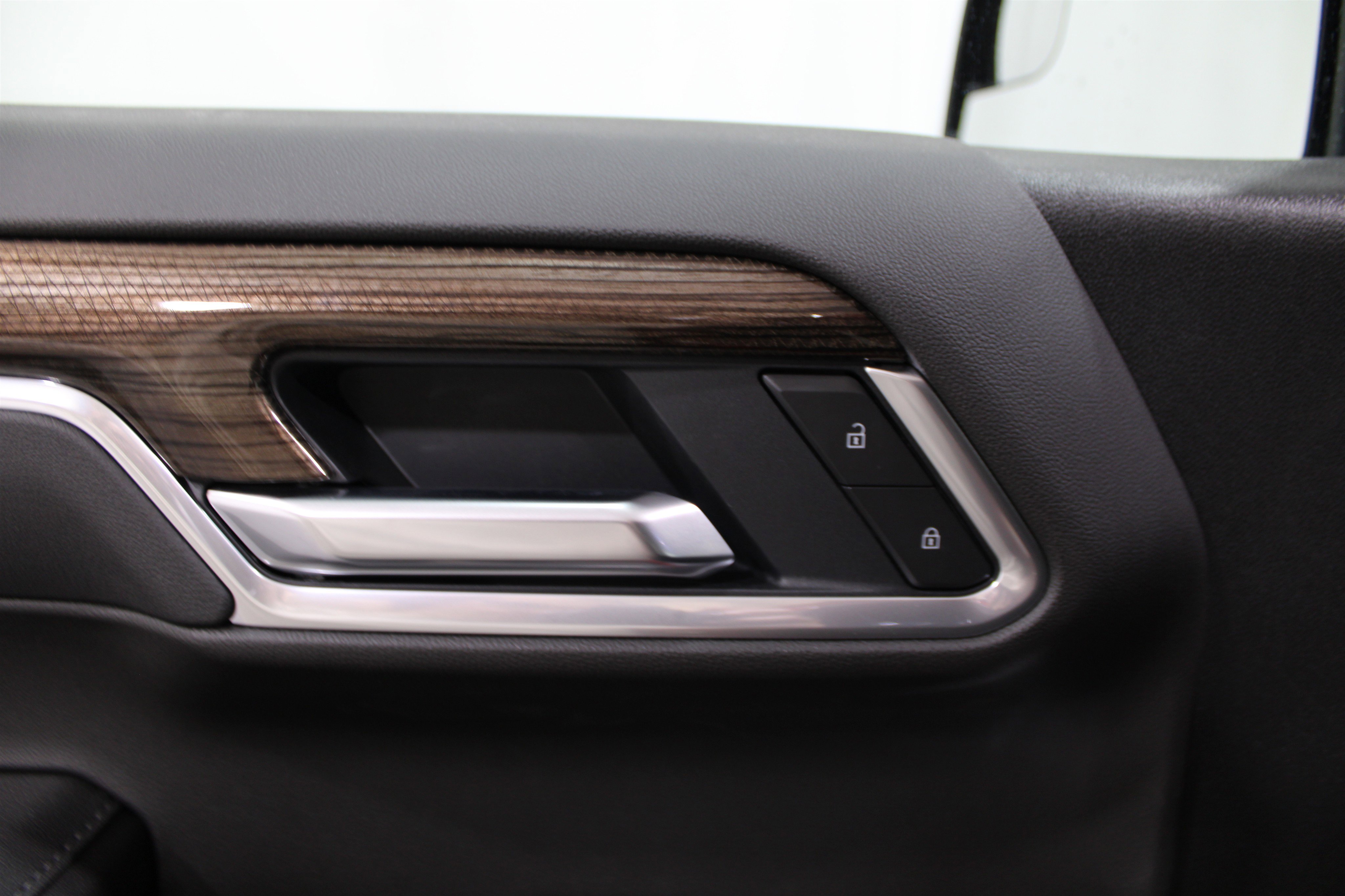 2026 Chevrolet Silverado 1500 RST photo 6