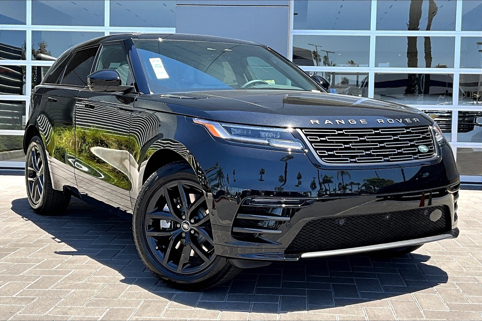 2026 Land Rover Range Rover Velar SE photo 2