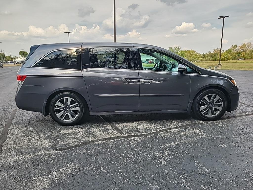 2015 Honda Odyssey Touring Elite photo 4