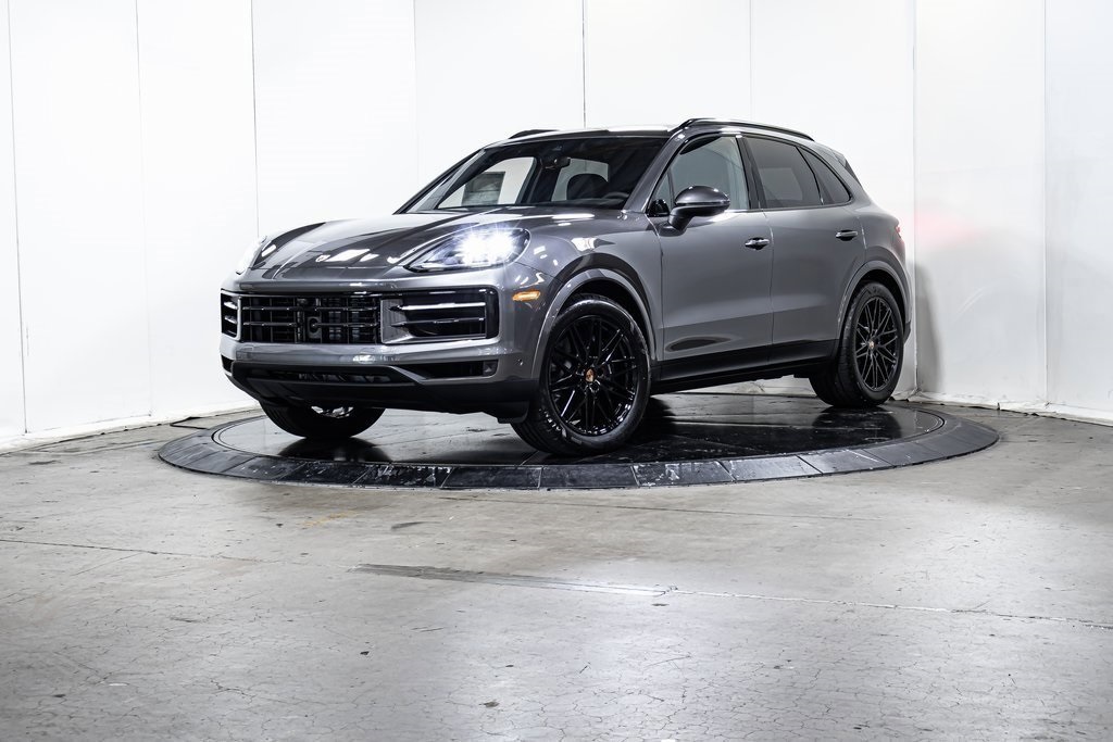2025 Porsche Cayenne Base's photo