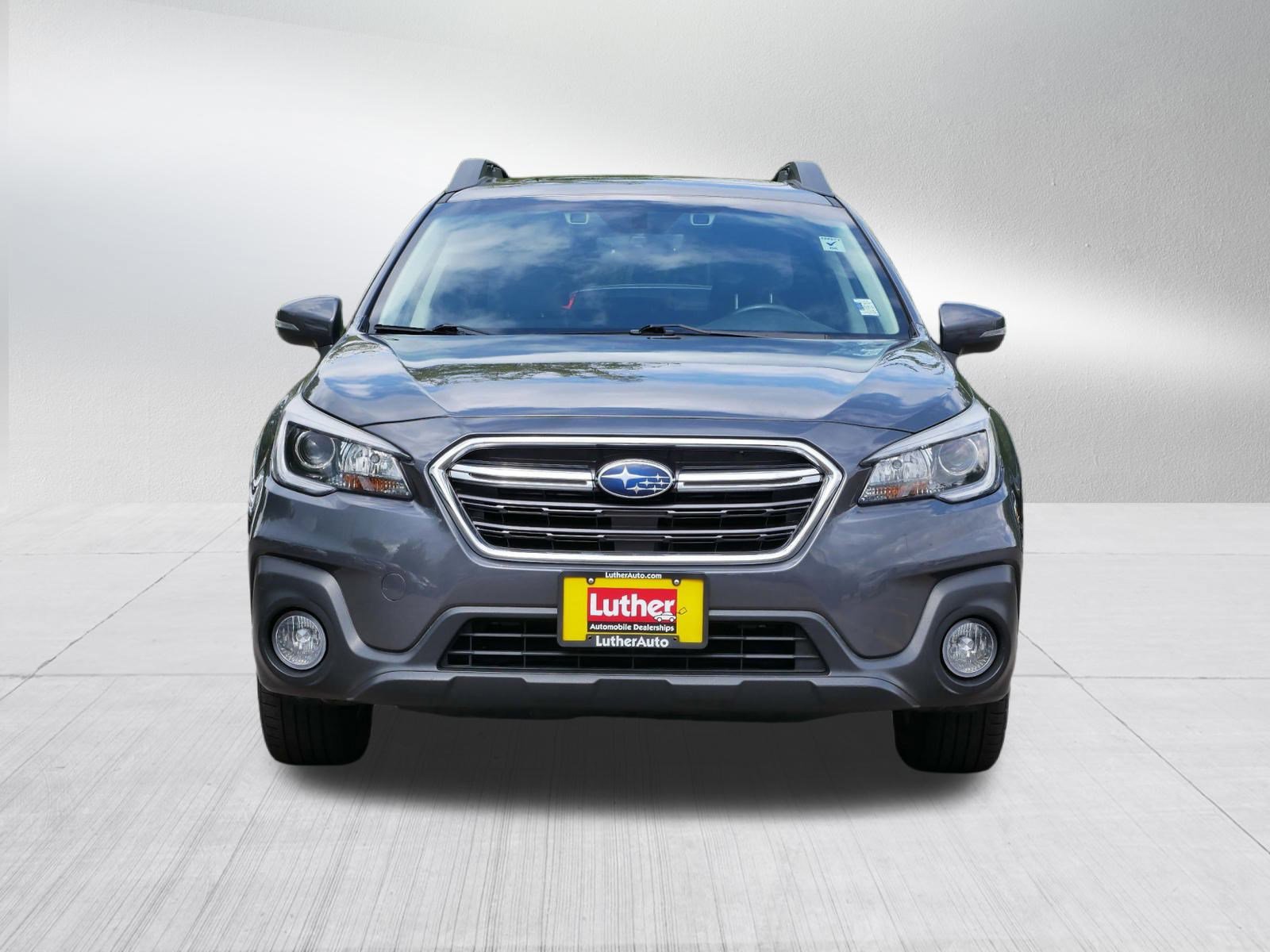 2019 Subaru Outback Premium photo 2