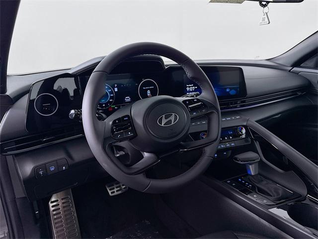 2025 Hyundai Elantra Hybrid SEL Sport photo 11