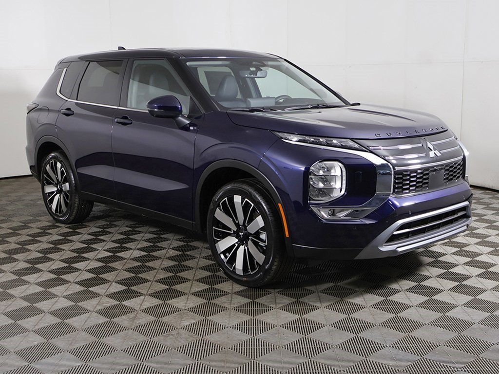 2025 Mitsubishi Outlander SE photo 2