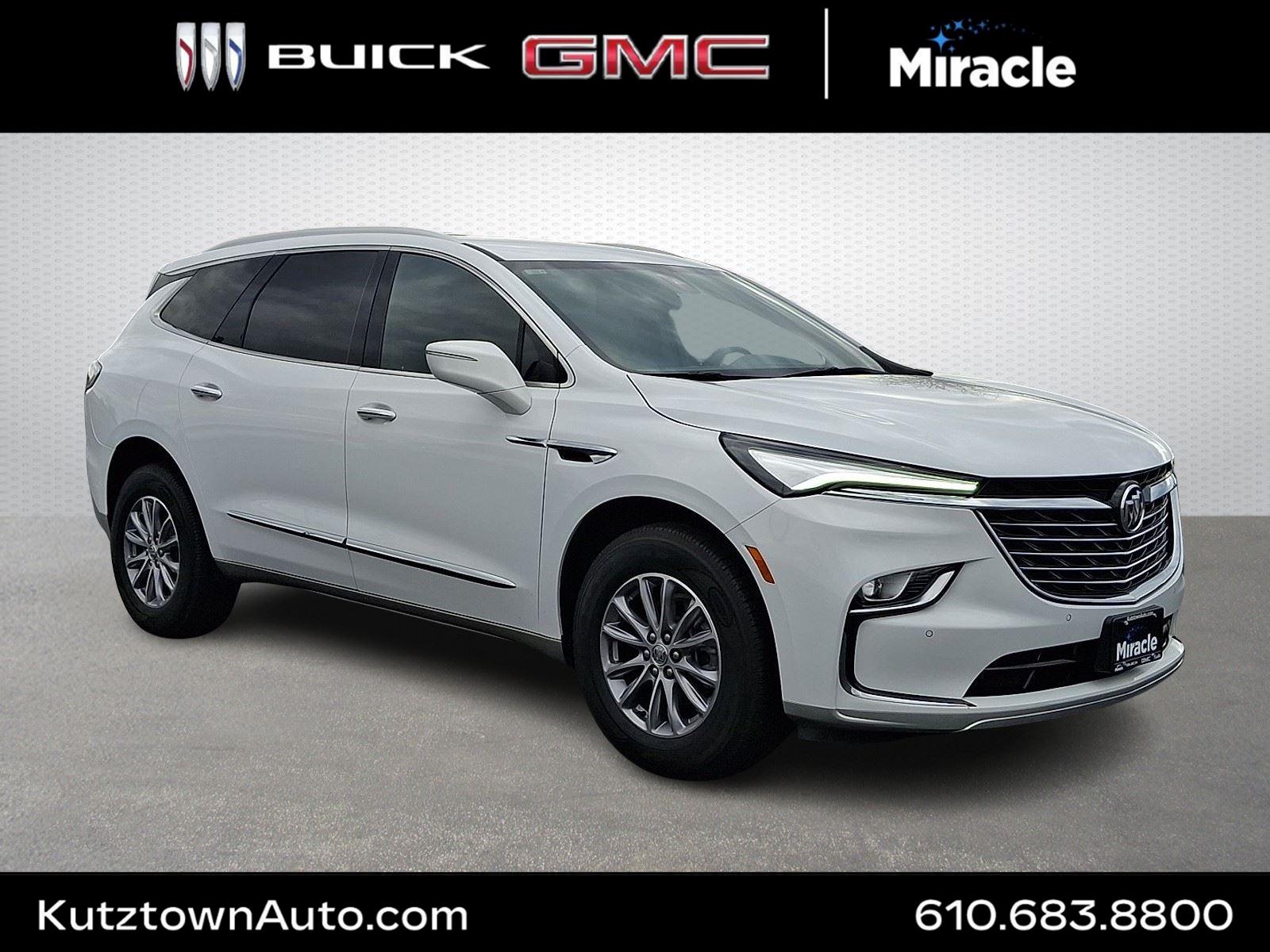 2023 Buick Enclave Essence's photo