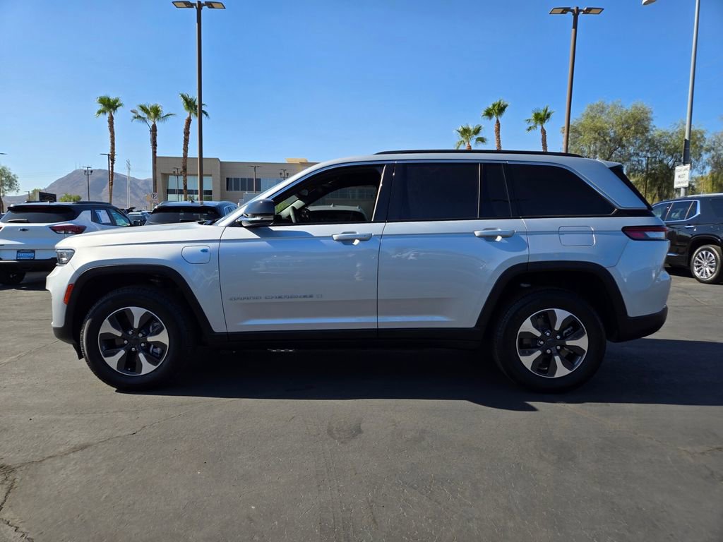 2024 Jeep Cherokee photo 3