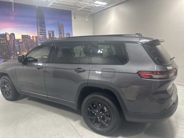 2025 Jeep Grand Cherokee Altitude X photo 3