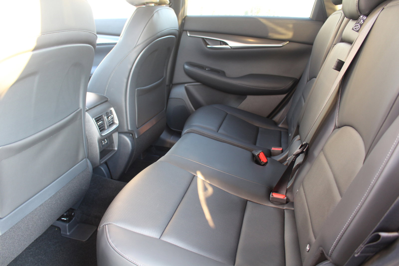 2025 Infiniti QX50 Luxe photo 10