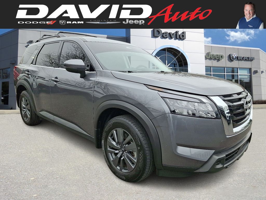 2024 Nissan Pathfinder SV's photo