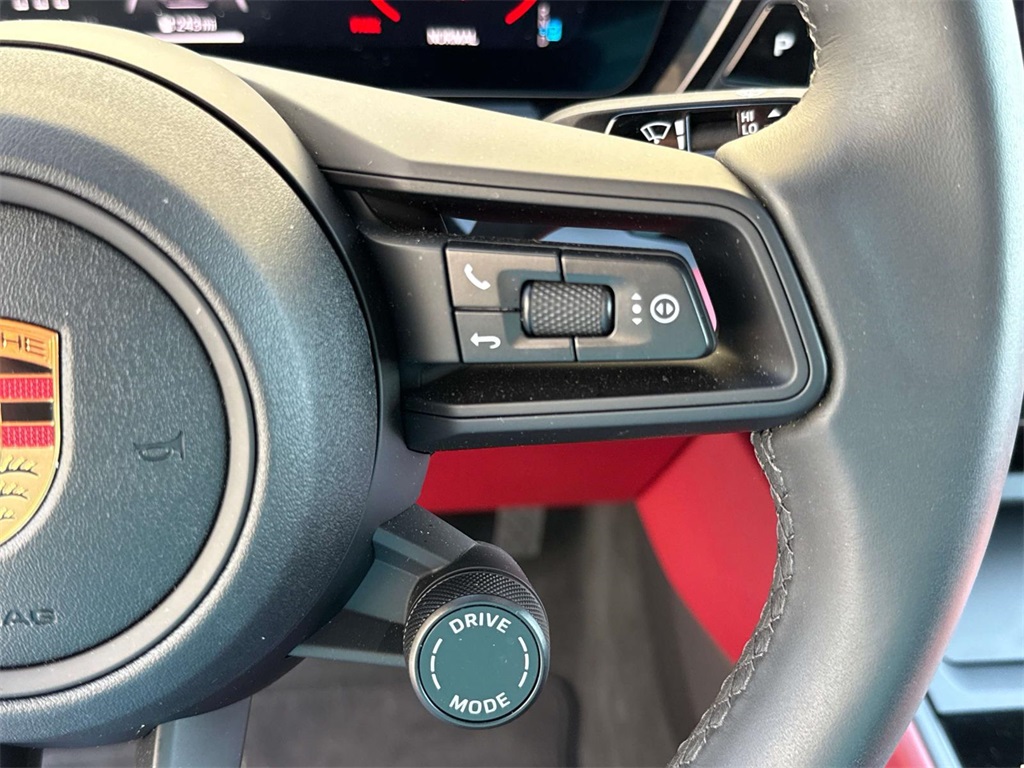 2024 Porsche Macan Electric 4 photo 26